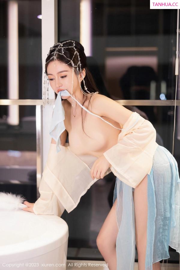   [XiuRen]高清写真图 2023.10.16 No.7514 唐宁宁 古装美腿第61张图片